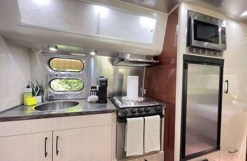 Whitemarsh Island House | Serene Airstream Midway to Beach and Downtown!