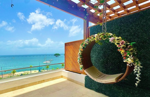 Samana Apartment | Serene Apartment in Samana, w/view of Bay, pool, gym &n WiFi