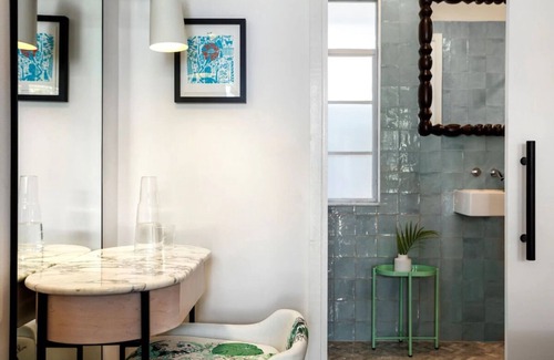 Old Town Hotel | Serene Bungalow with Outdoor Pool Access | Free Breakfast Onsite!