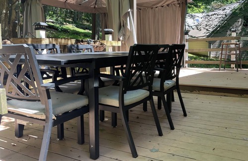 Treasure Lake Ski Chalet | Serene Cabin in the Woods, Arcade Room, Walk to the Lake!
