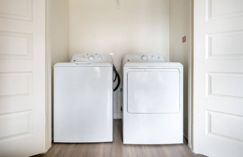 Highland Apartment | Serene Central Austin 1BR w/ Gym, Pool & W/D, nr cafe, by Blueground