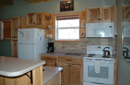 Thaxton Cabin | Serene Country Cabin On A 150 Acre Farm/Vineyard