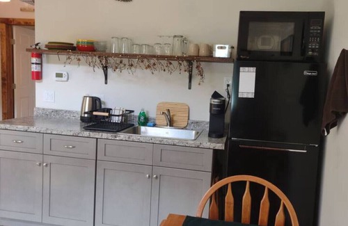 Hyde Park Apartment | Serene country cabins 6 in the heart of Vermont