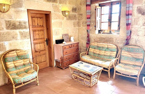 Xaghra House | Serene Country House for Beach and Trekking Lovers