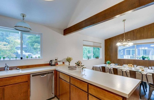 Lake Forest Park House | Serene & Cozy Home in Lake Forest Park