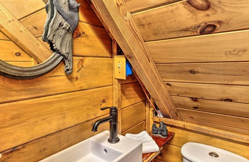 Ellijay Cabin | Serene Ellijay Escape w/ Fire Pit & Hot Tub!