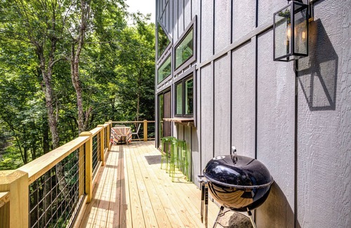 Boone Cabin | Serene Escape w/Spa Baths, Great Location