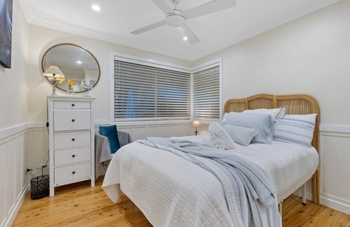 Point Clare House | Serene Forest Retreat: 3-Bedroom Home