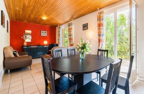 Les Salelles House | Serene Holiday Home in Les Salelles with Swimming Pool
