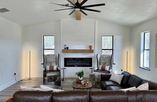 Fellowship House | Serene Home near WEC - Ideal for Outdoor Adventures and Relaxation