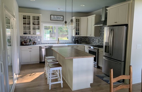 Olde Ferry Estates House | Serene lake house dream- brand new, beautifully furnished, and great views.