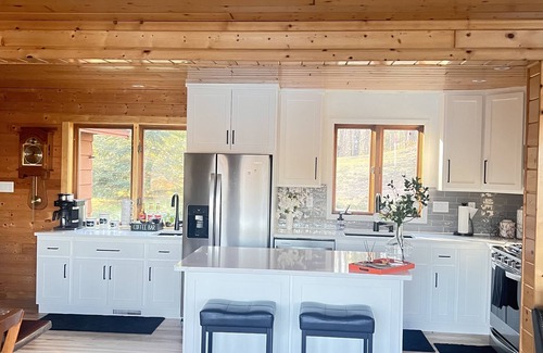 Hayward House | Serene Lake House