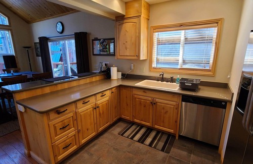 Serene Lakes Cabin | Serene Lakes Cabin w/view close to Sugar Bowl & Truckee