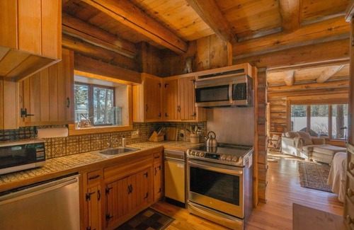 Serene Lakes Cabin | Serene Lakes Waterfront Log Cabin - Welcome to Lake Street Hive!