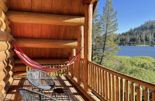 Serene Lakes Cabin | Serene Lakes Waterfront Log Cabin - Welcome to Lake Street Hive!