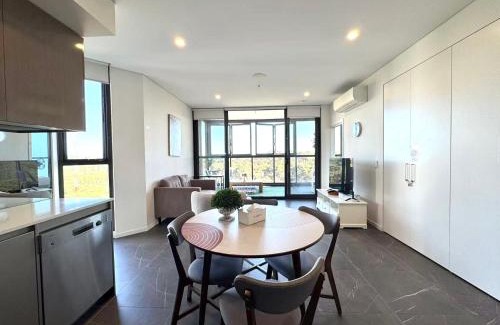 Wentworth Point Apartment | Serene Parkside Retreat 2Brs@ close 2 Olympic park