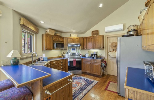 Idlewild Estates House | Serene Retreat - Fire Pit - Great Views - Air Conditioning! STR2024-085