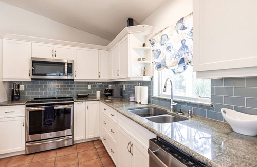 Saint James City House | Serene retreat with heated pool, family and dog friendly, close to Gulf, WIFI