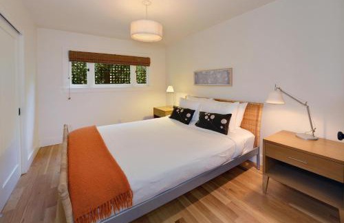 Healdsburg House | Serene Riverfront Cottage In Healdsburg Views Kayaks 1 5 Mile To Downtown