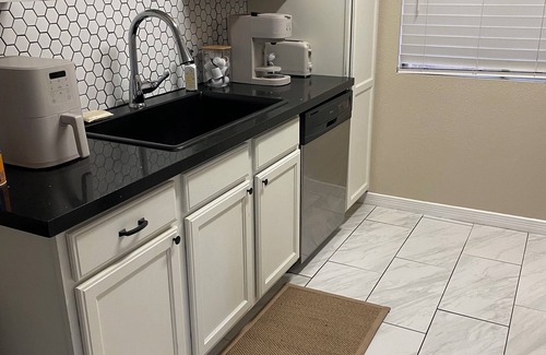 South Mountain Condo | Serene Safe Space Close to Airport