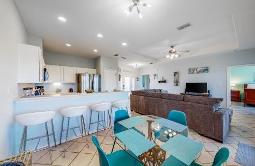 Laguna Vista Apartment | Serene Sanctuary