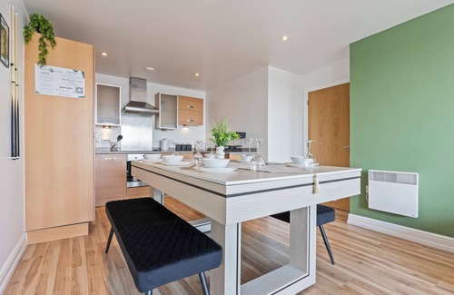 Birmingham City Centre Apartment | Serene Suite-Free Parking+Pool Table+Netflix