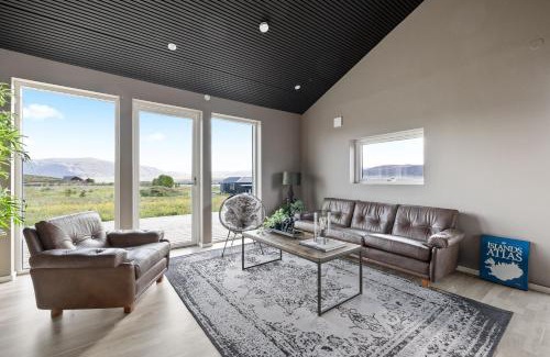 Selfoss House | Serene Summerhouse near Selfoss