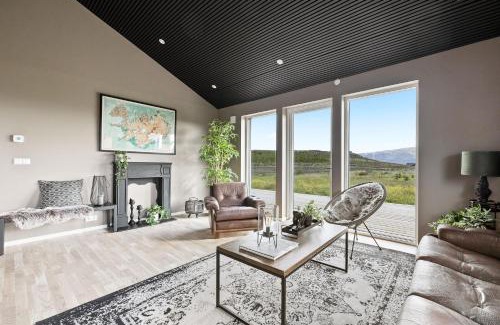 Selfoss House | Serene Summerhouse near Selfoss