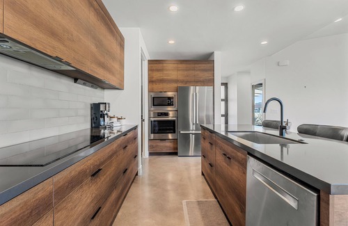 Ivins House | Serene Views: Luxurious 3 bedroom home, Community Pool, Stunning Views!