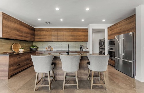 Ivins House | Serene Views: Luxurious 3 bedroom home, Community Pool, Stunning Views!