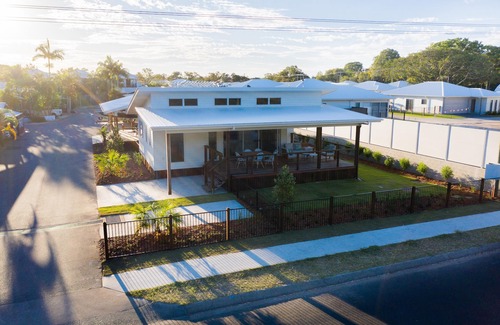 Urangan Ski Chalet | Serene views of the park and beach, the perfect spot to relax and recharge