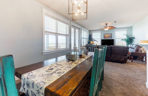 Red Fish Cove Condo | Serene waterfront condo with pool, hot tub, game room & washer/dryer