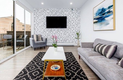 South Addition House | Serene waterfront townhouse with balcony, stunning views, dogs OK, fireplace