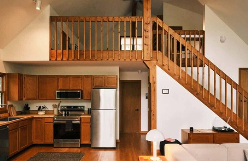 Berkeley Springs Cabin | Serene Wooded Oasis, Close to Local Gems