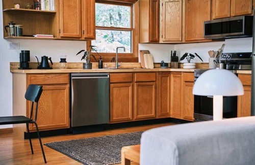 Berkeley Springs Cabin | Serene Wooded Oasis, Close to Local Gems