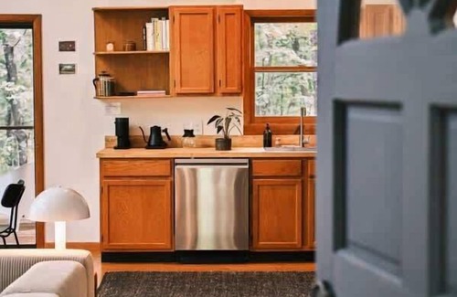 Berkeley Springs Cabin | Serene Wooded Oasis, Close to Local Gems
