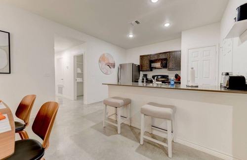 Temple House | Serene Worker Retreat in Temple