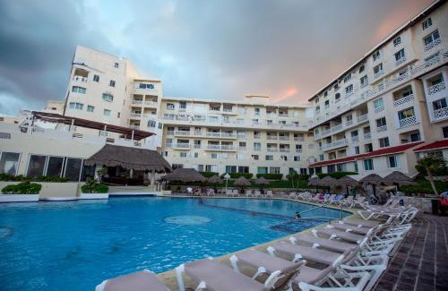 Zona Hotelera Apartment | SereniaCancun/Beachfront Apartment/Hotel Zone.