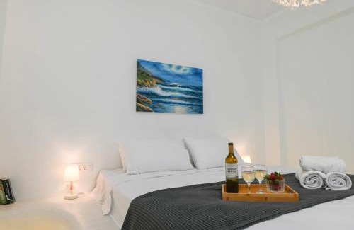 Kamari Apartment | Serenite Santorini Getaway offering 2 Bedrooms and Stunning Sea Views