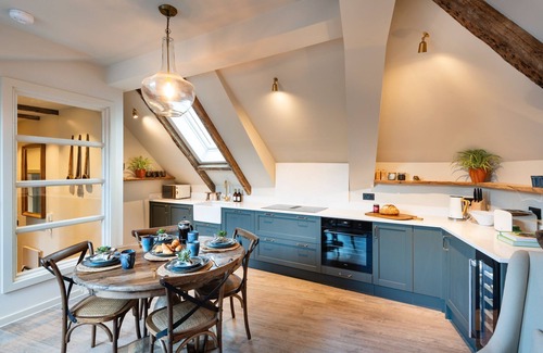Totnes Cottage | Serenity - an apartment that sleeps 4 guests in 2 bedrooms