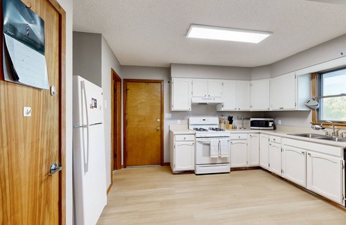 Buxton House | Serenity by the Lake-Spacious decks, peaceful retreat, and beachside bliss await