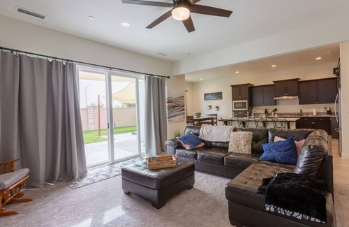 Clovis House | Serenity in Clovis: 3BR, 2.5BA Retreat for Your Getaway, Close to National Parks