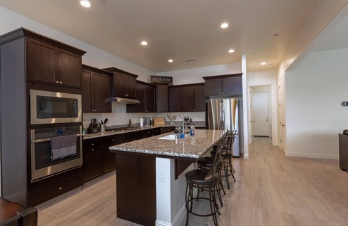 Clovis House | Serenity in Clovis: 3BR, 2.5BA Retreat for Your Getaway, Close to National Parks