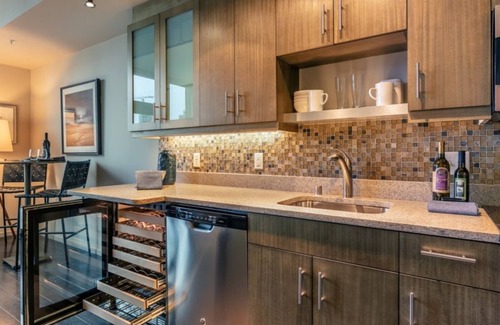 Belltown Condo | Serenity in the City: 1BR Condo at Via 6