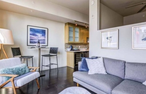 Belltown Condo | Serenity in the City: 1BR Condo at Via 6