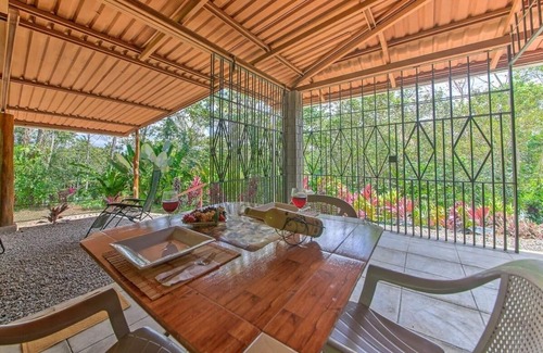 Venado House | Serenity Master Suite nestled on a 3-acre rain forest near La Fortuna!