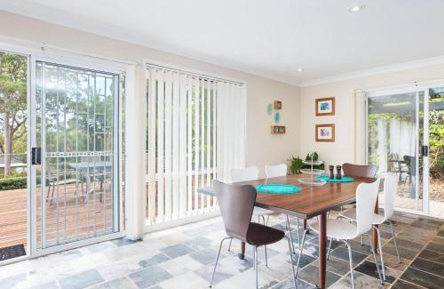Corlette House | Serenity Peaceful house with air con Netflix and WI-FI