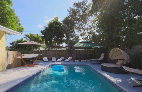 Hunt Club Villa | Serenity Retreat Pool/HotTub BBQ Outdoor Dining