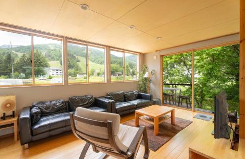 Happo Ski Chalet | Serenity & Solitude Chalets, walk to the lifts Happoone Ski Resort