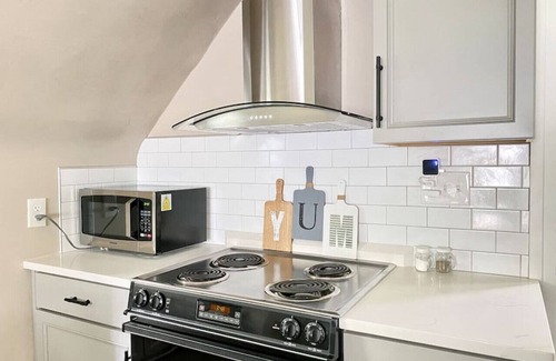 High Point Apartment | Serenity Studio - Adorable and Spacious Studio with Full Kitchen near HPU